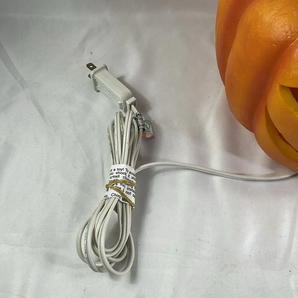 Disney Mickey Mouse Vampire Halloween Light Up Jack-o-Lantern 1996 Pumpkin